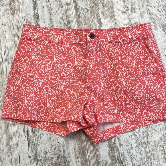 Gap NWT Pink & White 3 Inch Stretch Mid Rise Khaki Shorts Size 10 - Picture 1 of 9
